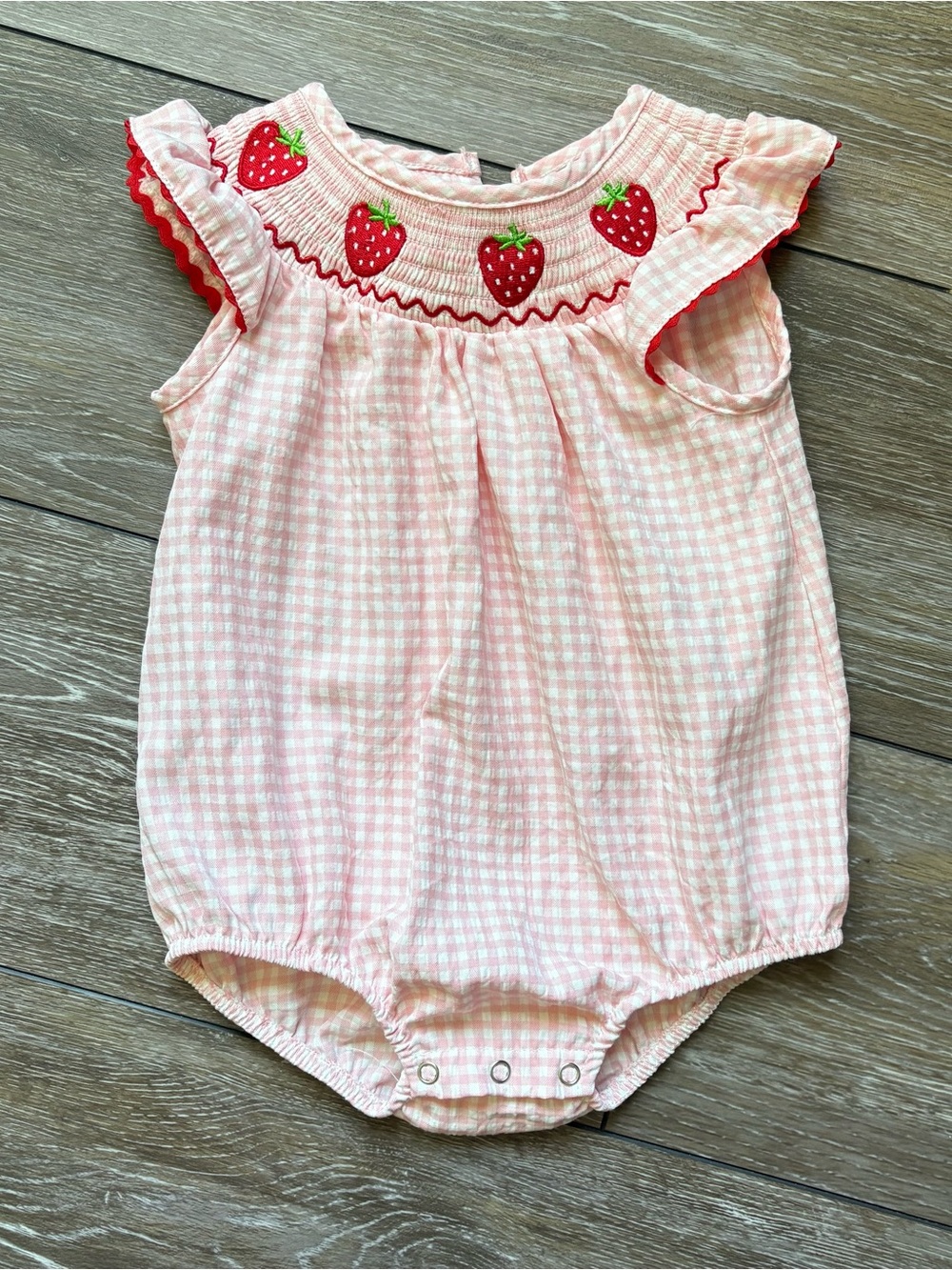 Smocked Strawberry bubble
